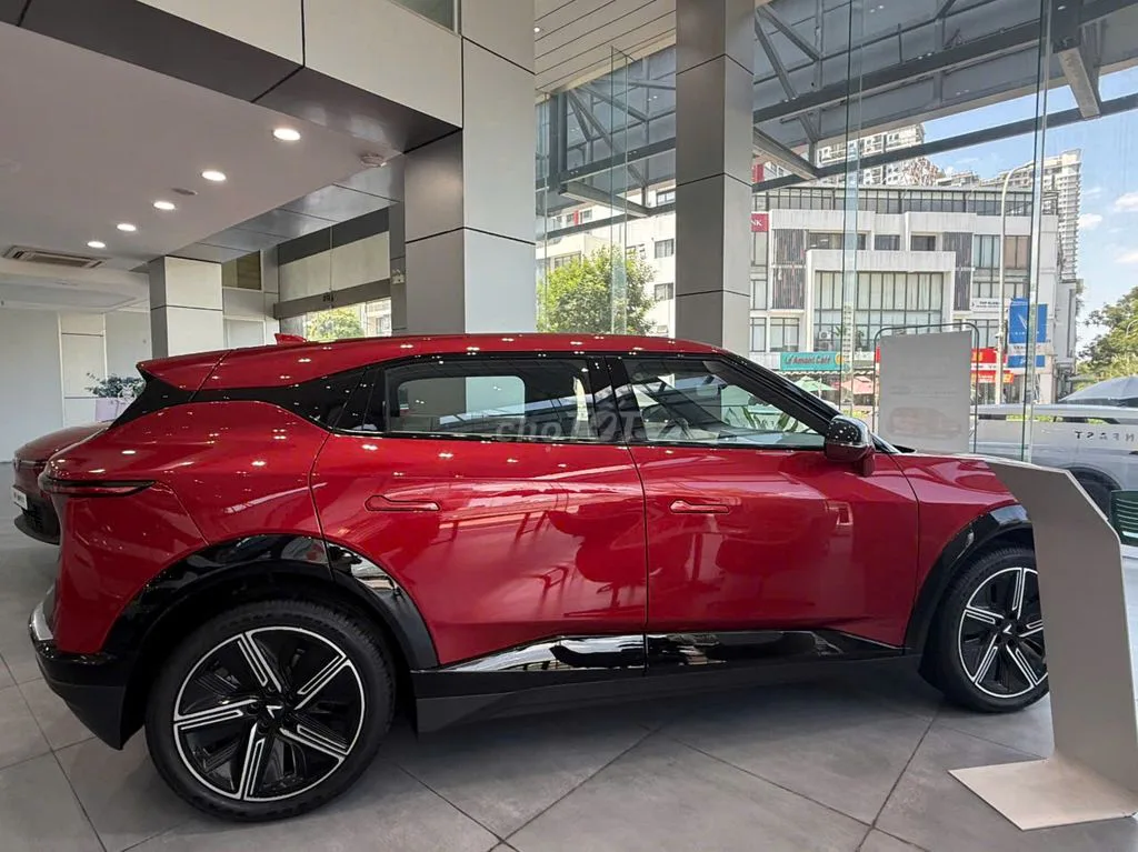 Xe ô tô điện VinFast VF 7 màu xám
