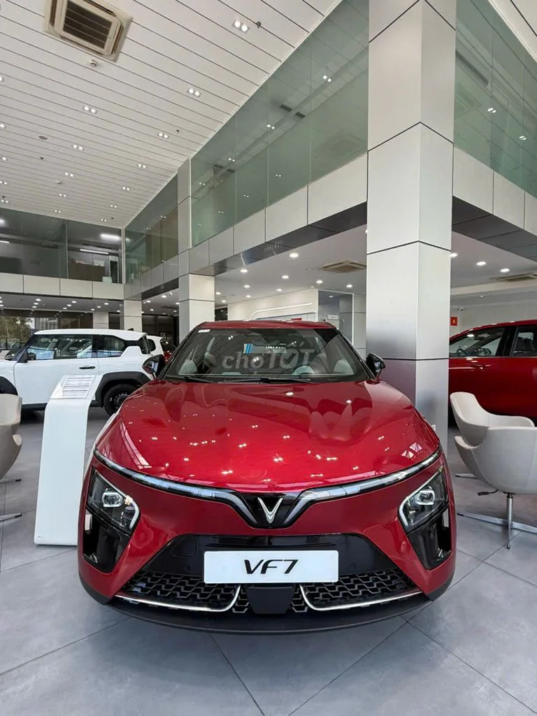 Xe ô tô điện VinFast VF 7 màu xám